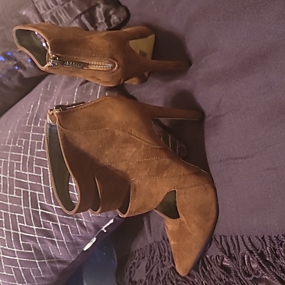 ♦️♦️MICHAEL ANTONIO POINTY TOE CAGED BOOTS♦️♦️ - Picture 6 of 8